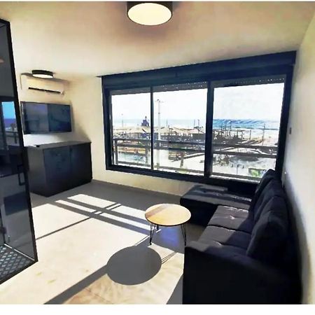 Ryo 11 דירת נופש חדשה על חוף הים נוף לים Appartement Bat Yam Buitenkant foto