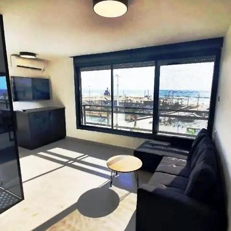 Ryo 11 דירת נופש חדשה על חוף הים נוף לים Appartement Bat Yam Buitenkant foto