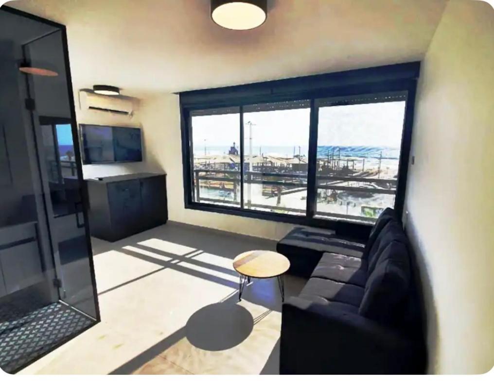 Ryo 11 דירת נופש חדשה על חוף הים נוף לים Appartement Bat Yam Buitenkant foto