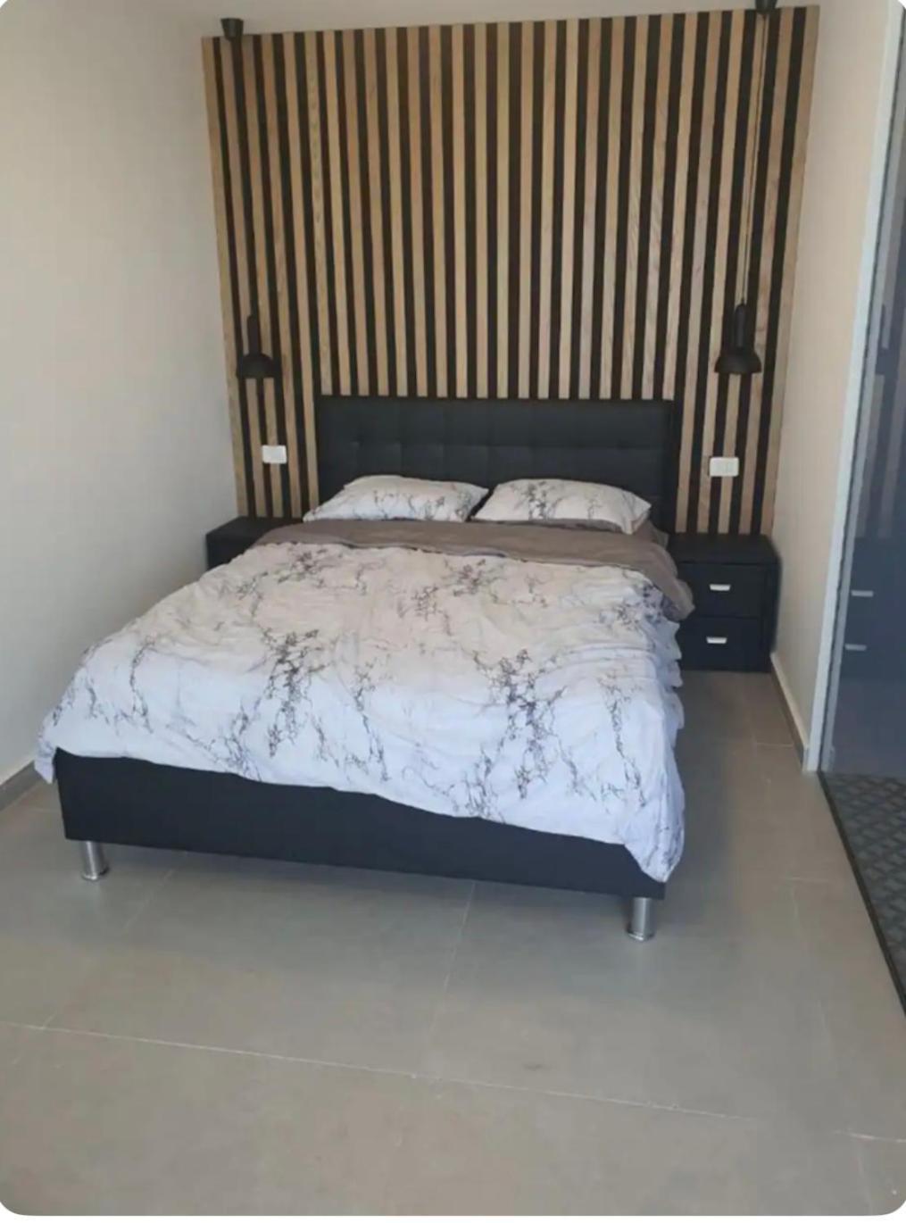 Ryo 11 דירת נופש חדשה על חוף הים נוף לים Appartement Bat Yam Buitenkant foto