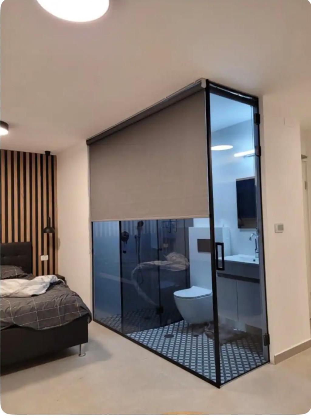 Ryo 11 דירת נופש חדשה על חוף הים נוף לים Appartement Bat Yam Buitenkant foto